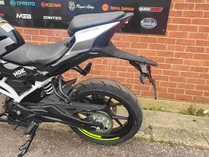 cfmoto 2wheel 300SR